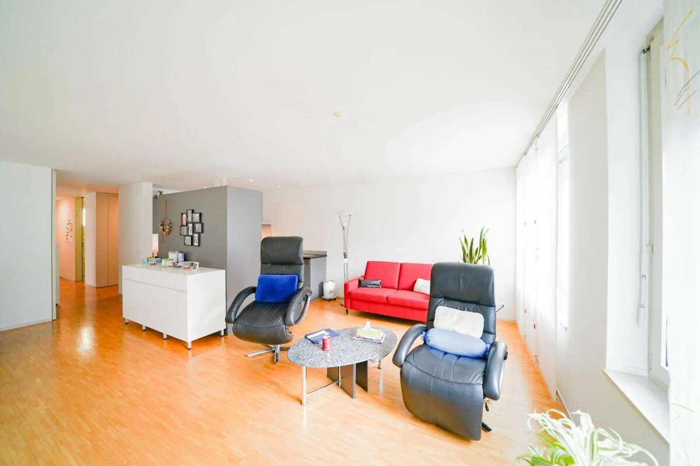 Appartement moderne de 4,5 pièces avec vue imprenable à Büren NW - Photo 2 sur 9