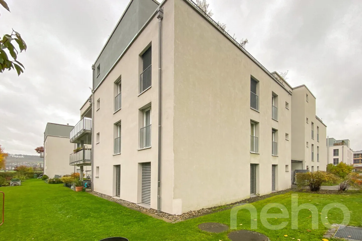 Appartement avec terrasse sud et potentiel de rénovation - Photo 4 sur 12