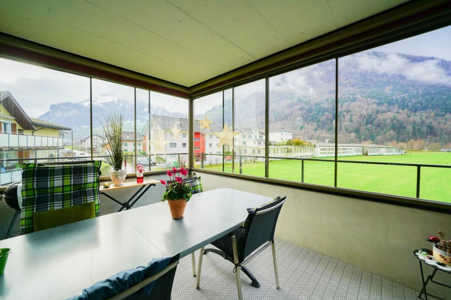 Appartement moderne de 4,5 pièces avec vue imprenable à Büren NW - Photo 8 sur 9