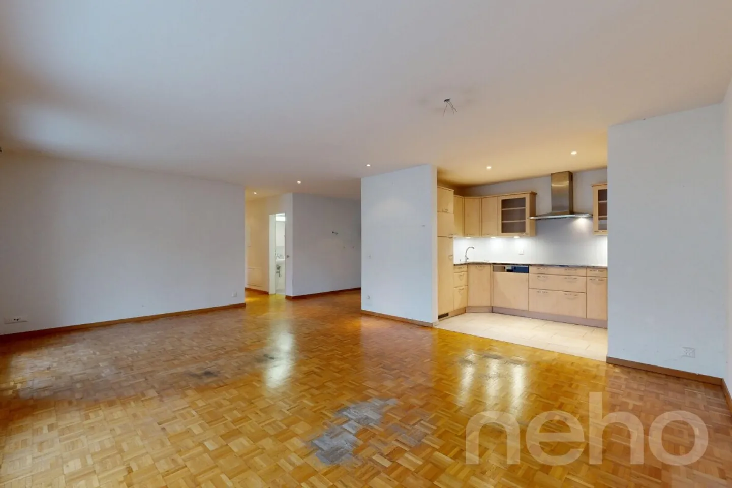 Appartement avec terrasse sud et potentiel de rénovation - Photo 8 sur 12