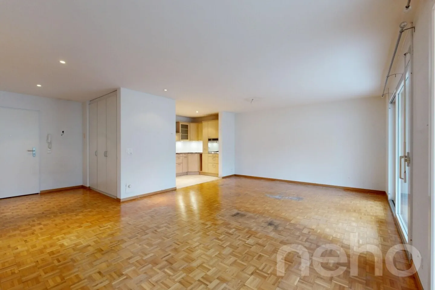 Appartement avec terrasse sud et potentiel de rénovation - Photo 9 sur 12