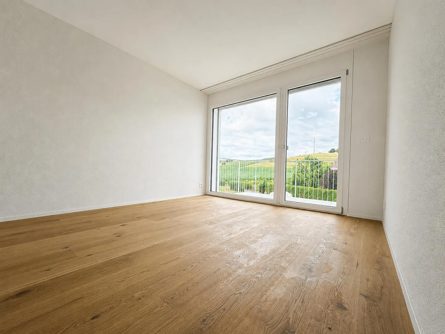 Modernes freistehendes Haus mit Aussicht - Foto 4 von 8