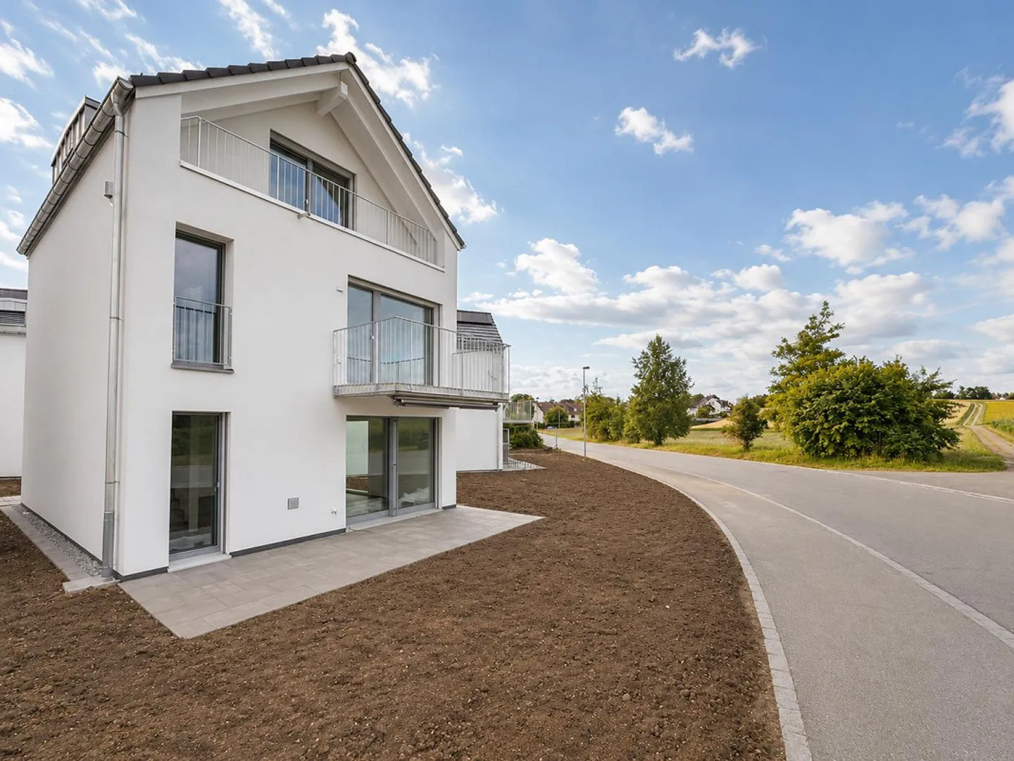 Modernes freistehendes Haus mit Aussicht - Foto 8 von 8