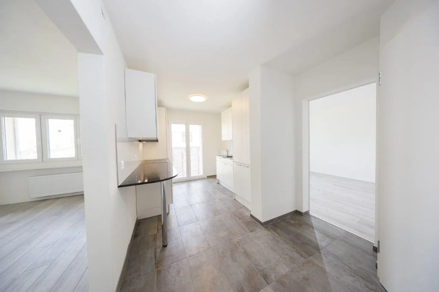 La tua casa dei sogni ti aspetta! Complesso di nuova costruzione spazioso per prima locazione - Foto 2 di 9