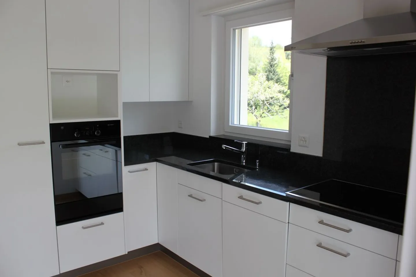 Nebelfreie Weitsicht und modern - Foto 3 von 5