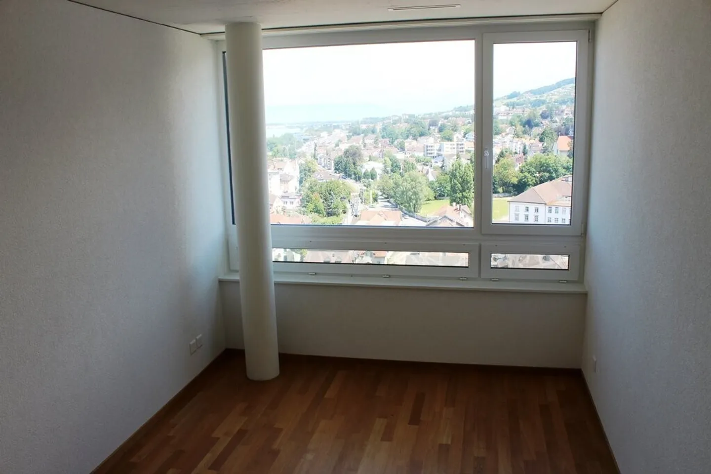 Living with a magnificent view - Photo 2 of 5