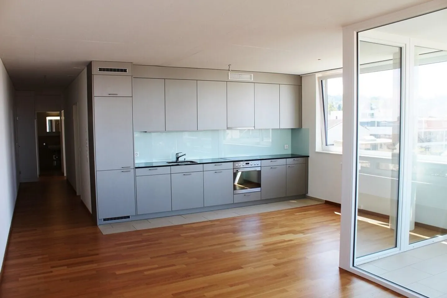 Living with a magnificent view - Photo 3 of 5