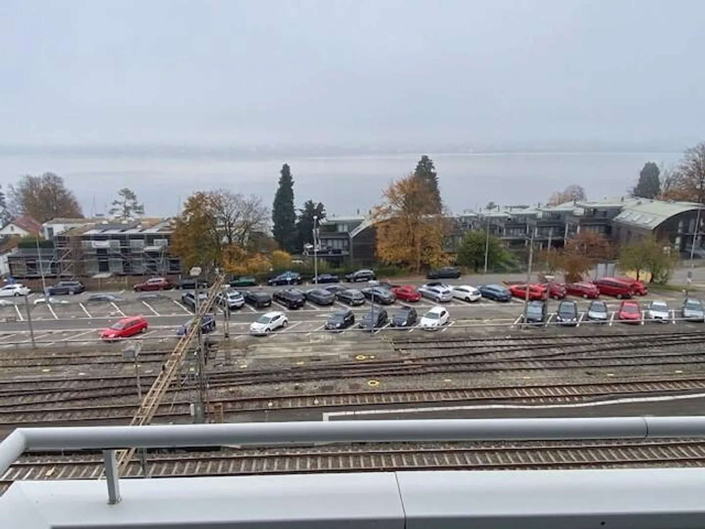 4-room apartment with lake view, directly at the train station - Photo 5 of 11