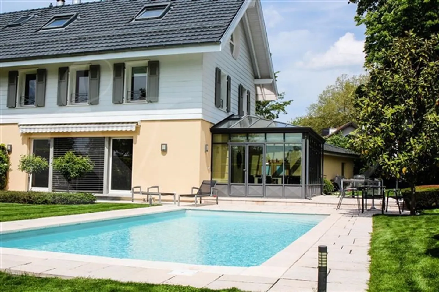 Chemin de Conches 33, villa joliment meublée avec 8 chambres - Photo 1 sur 13