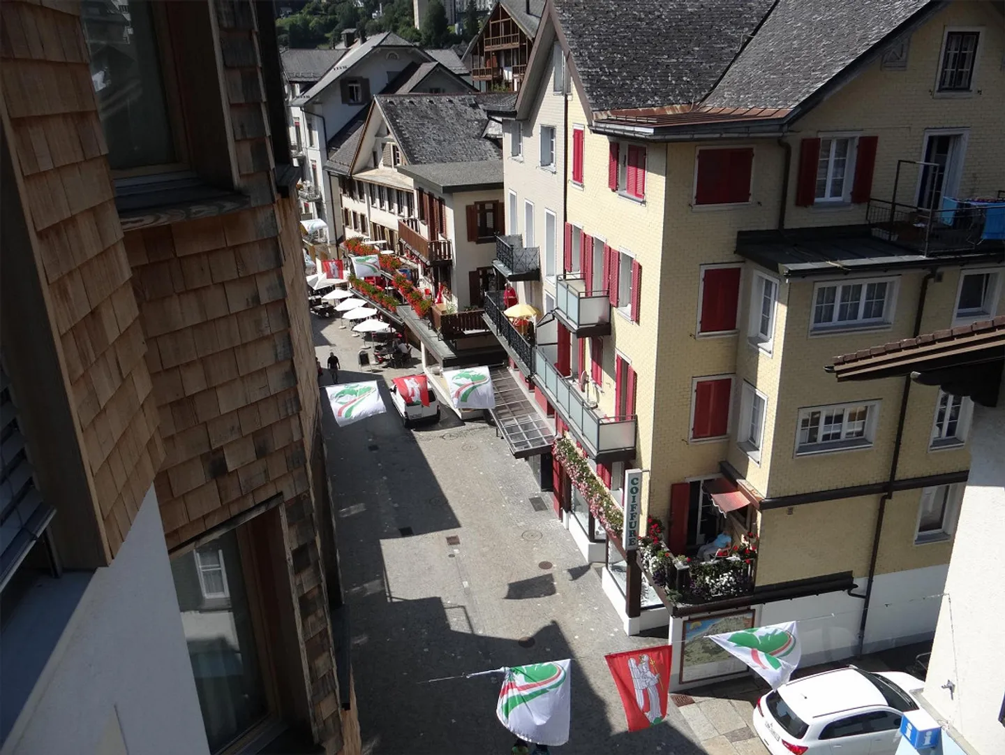 Bright and modern 4-room apartment in ownership standard - Photo 2 of 13