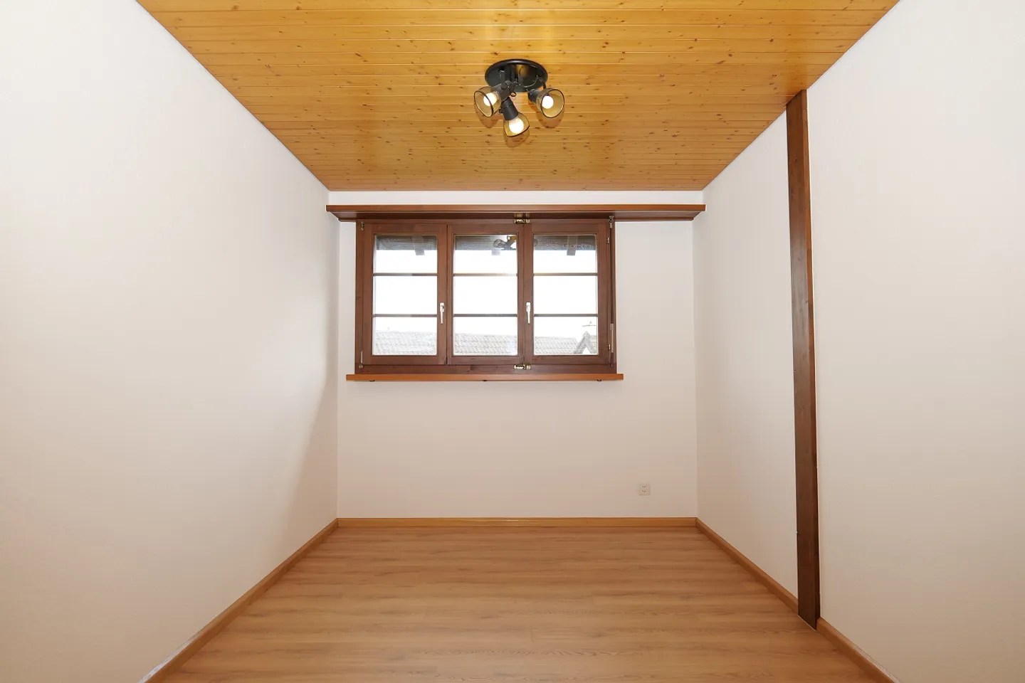 Living in a Quiet Location in Pfeffingen - Photo 6 of 8