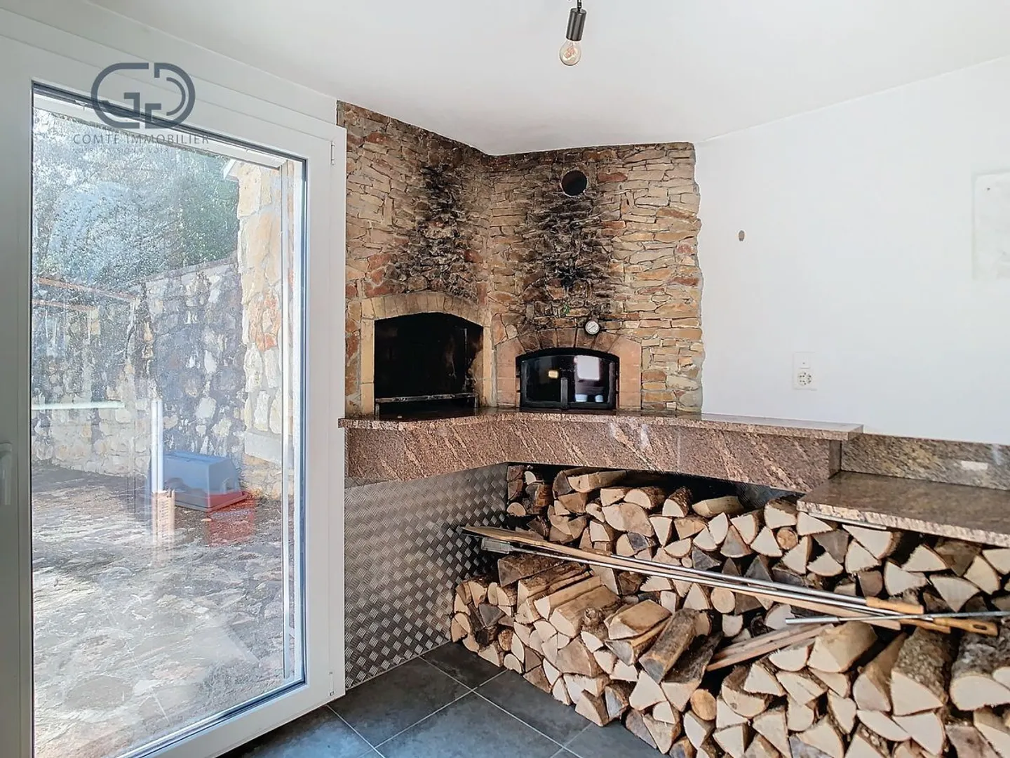 Stunning individual villa with panoramic view - Photo 11 of 13