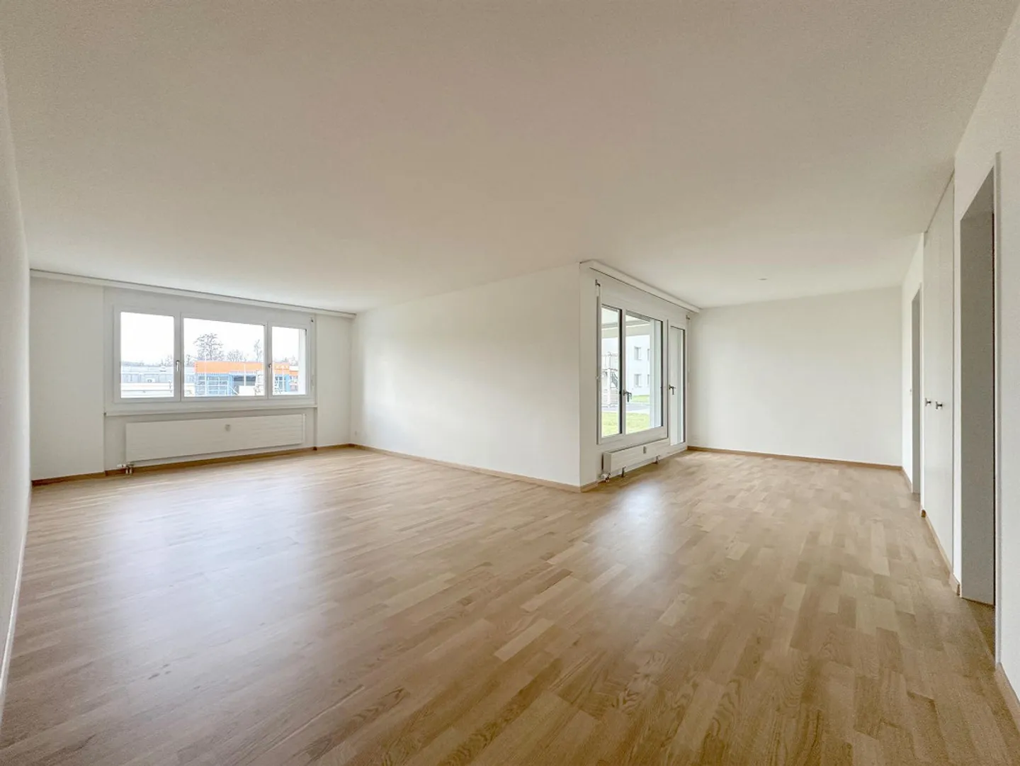 «Befristet für 1 Jahr!» - Foto 2 von 11