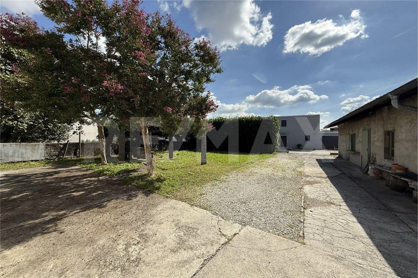 Haus zur Renovierung mit bebaubarem Grundstück in Genestrerio (Mendrisio) - Foto 4 von 12