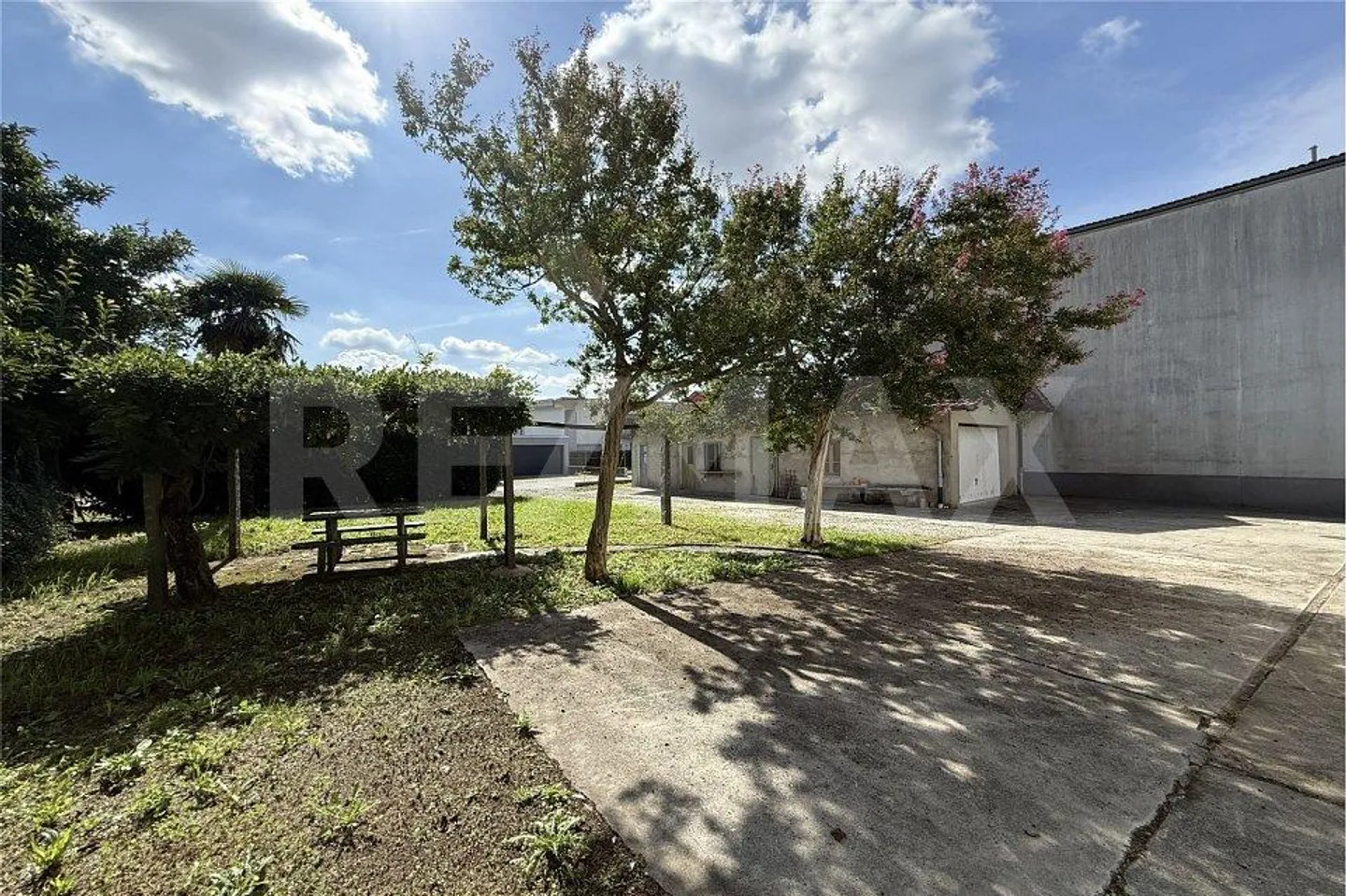 Haus zur Renovierung mit bebaubarem Grundstück in Genestrerio (Mendrisio) - Foto 8 von 12