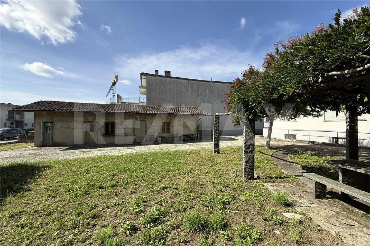 Haus zur Renovierung mit bebaubarem Grundstück in Genestrerio (Mendrisio) - Foto 9 von 12