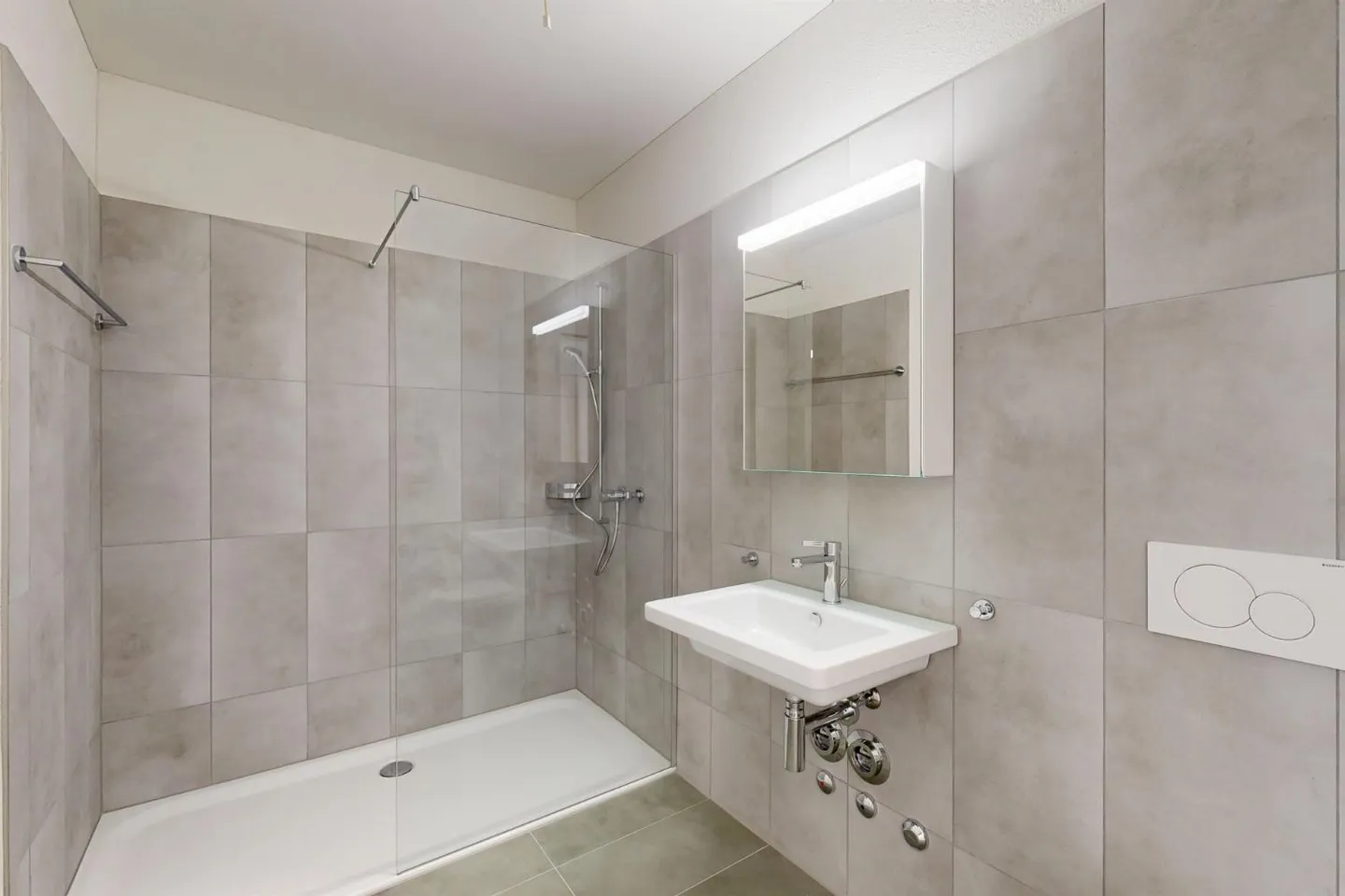 Modern 4.5-Room Apartment - Photo 7 of 7
