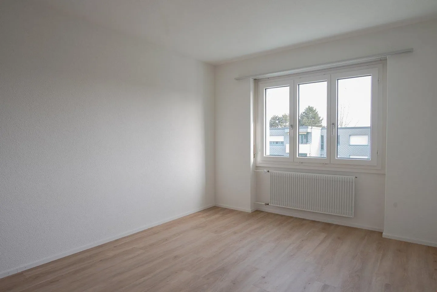 Droit. Content. Maison - Photo 7 sur 9