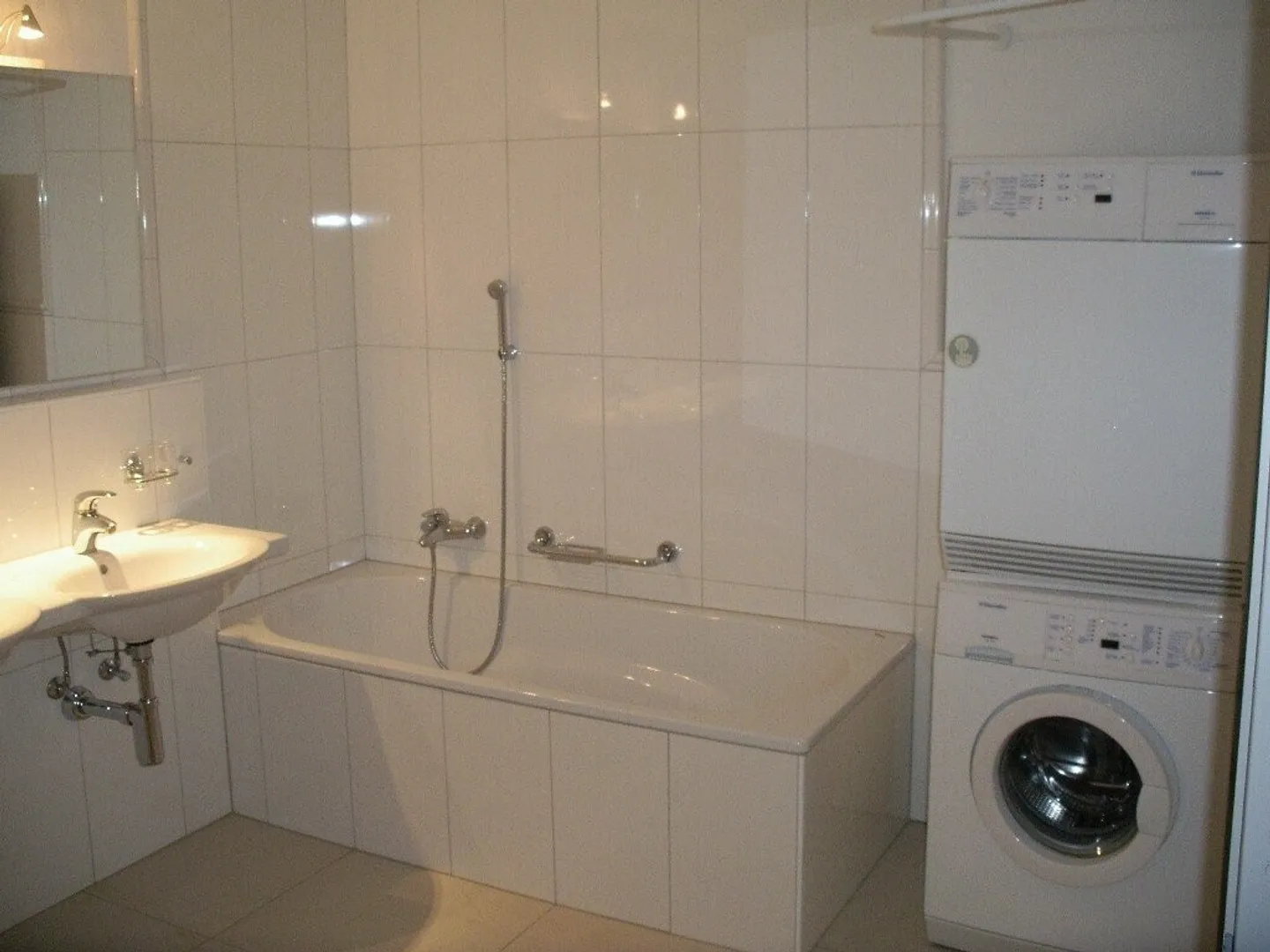 Charmante 4.5 Zimmer Wohnung im Grünen - Foto 5 von 6