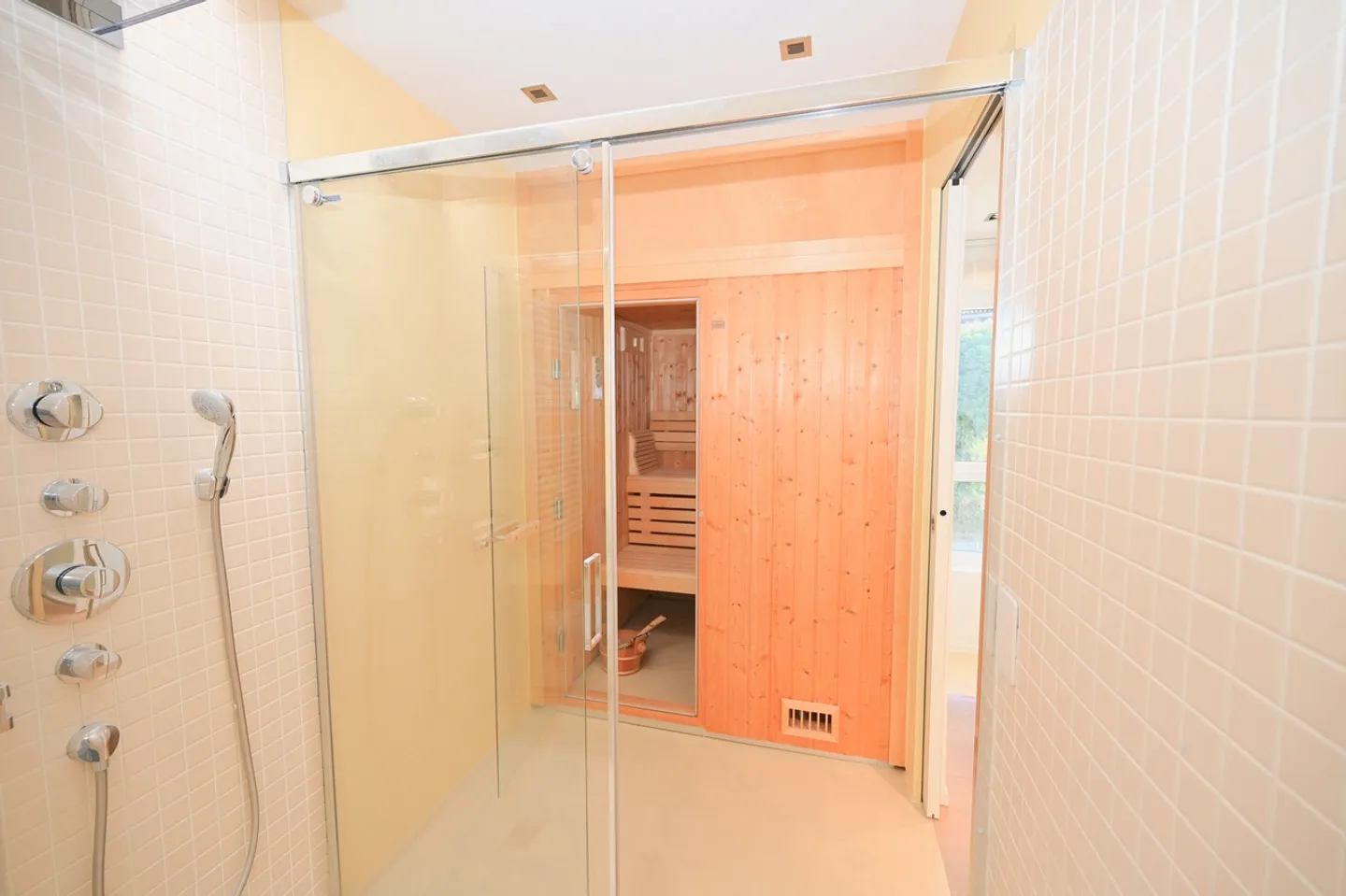 Appartamento in vendita - Foto 15 di 19
