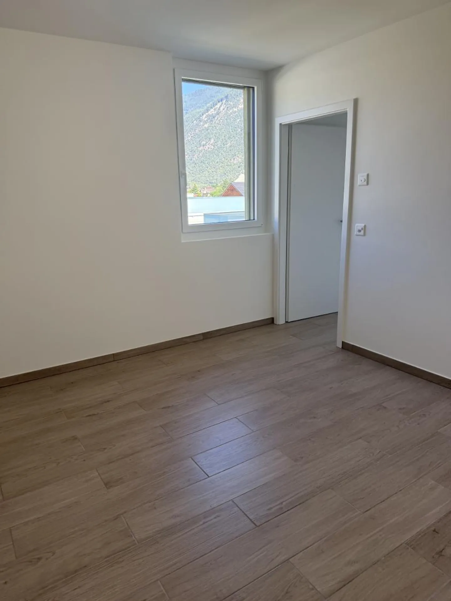 Charmant Appartement en Attique à Uvrier - Photo 5 sur 9