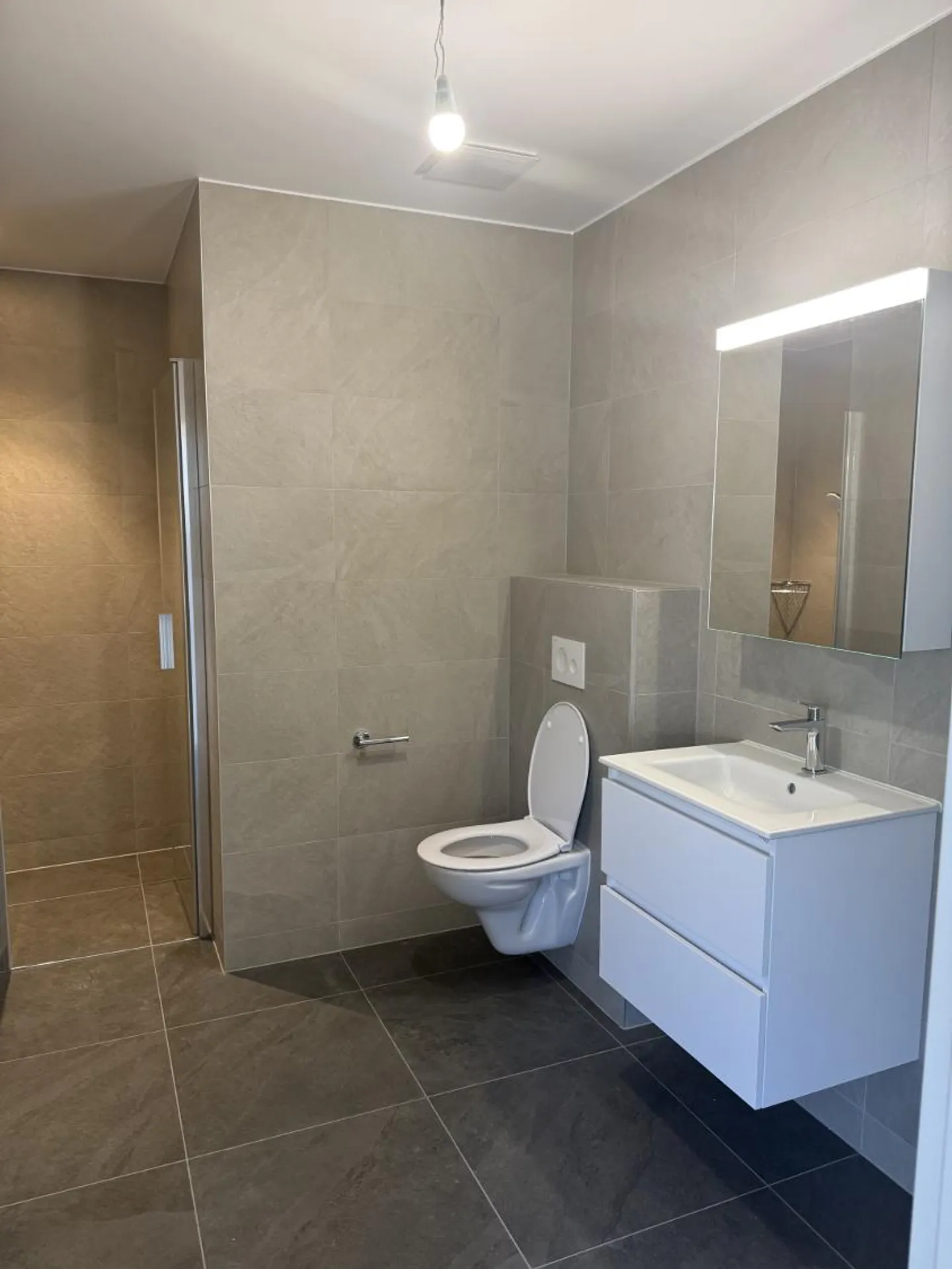 Charmant Appartement en Attique à Uvrier - Photo 6 sur 9