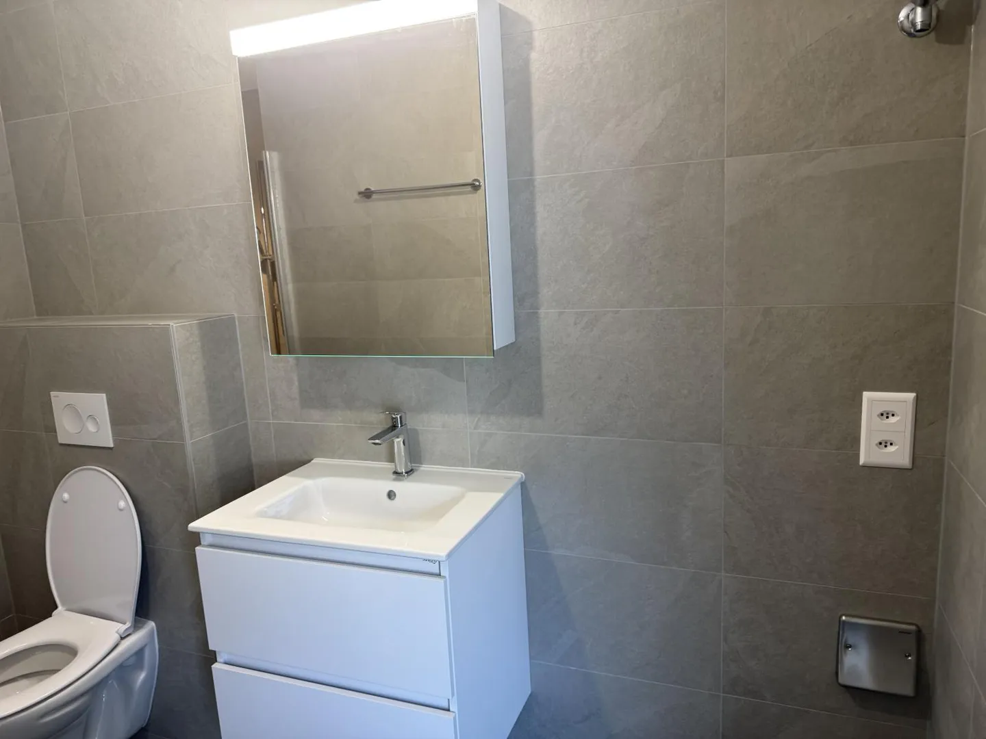 Charmant Appartement en Attique à Uvrier - Photo 7 sur 9