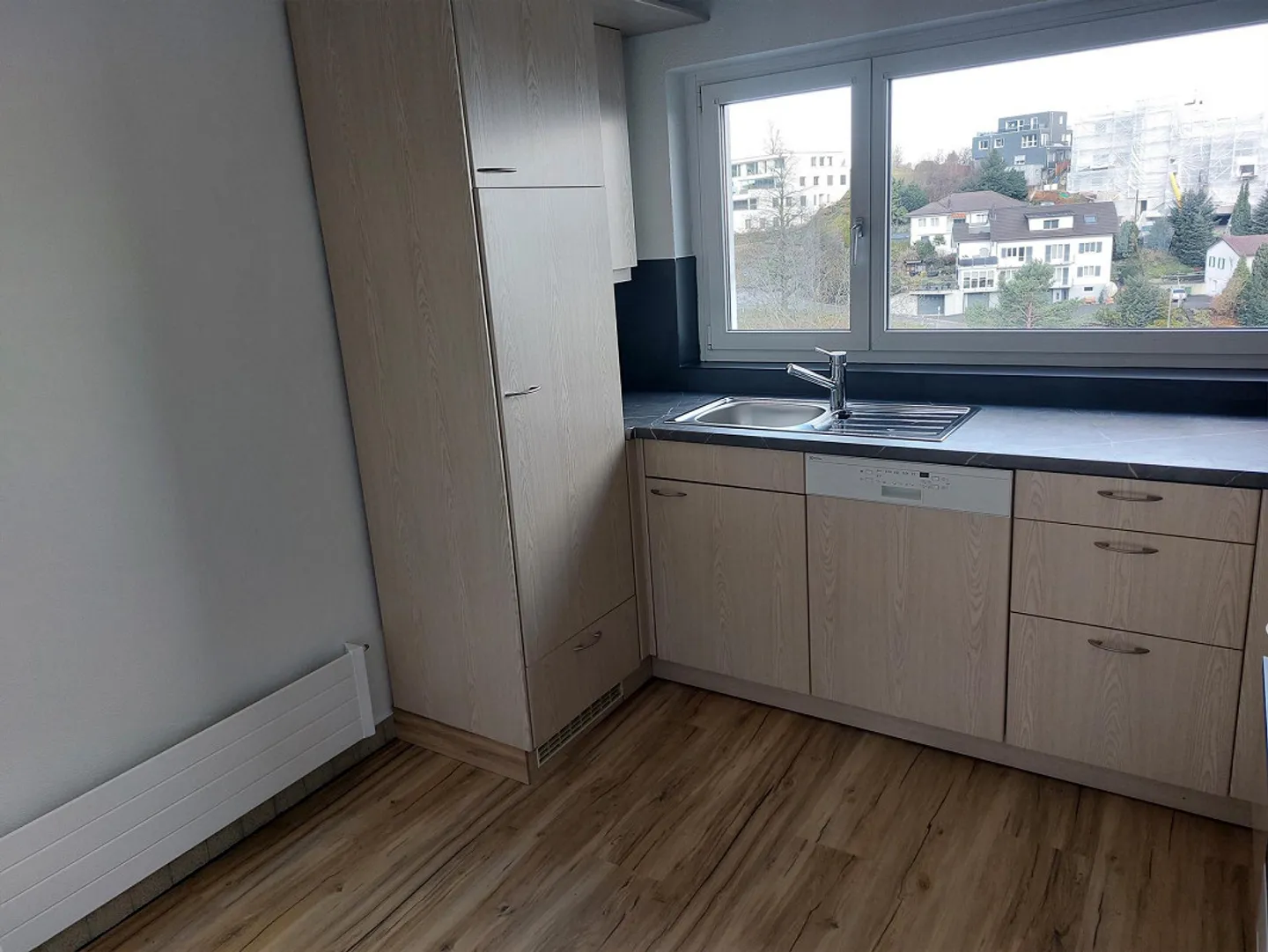 Charmante Wohnung mit Seesicht - Foto 1 von 10
