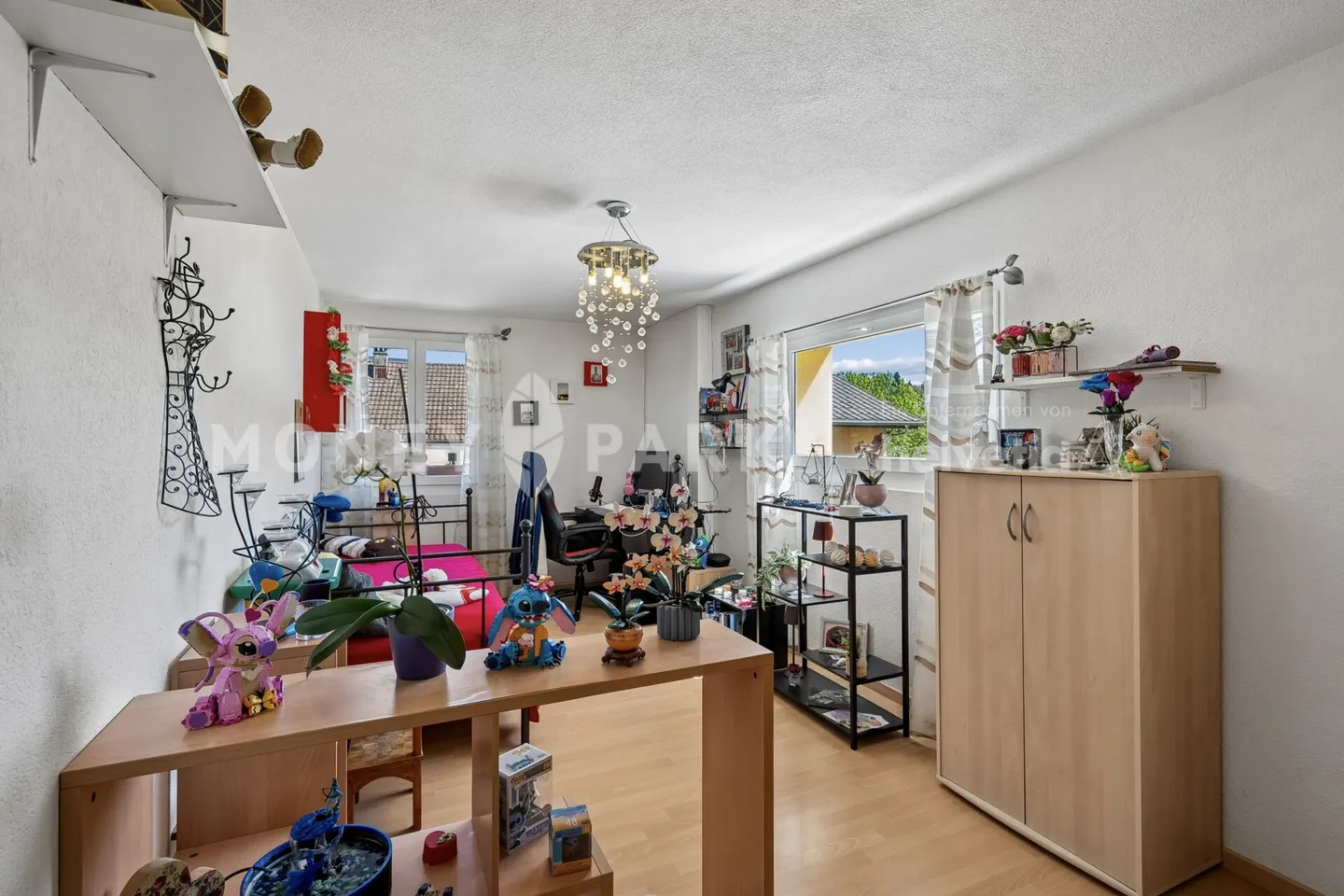 Geräumiges Einfamilienhaus mit Garten - Foto 9 von 17