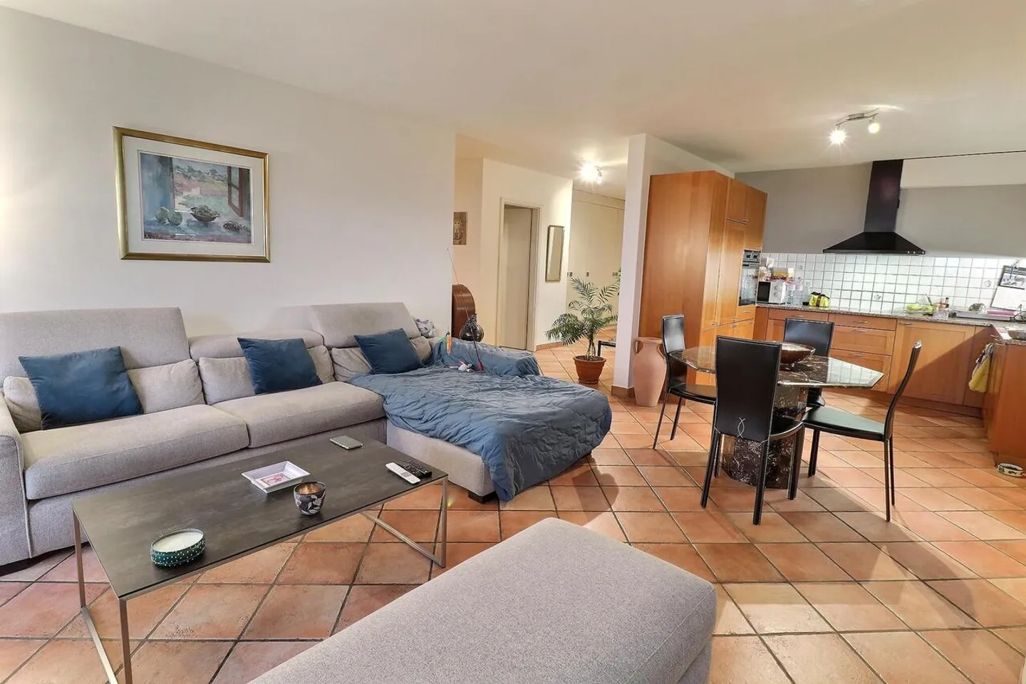 Superbo appartamento in usufrutto occupato senza affitto con piscina e vista lago - Foto 11 di 20