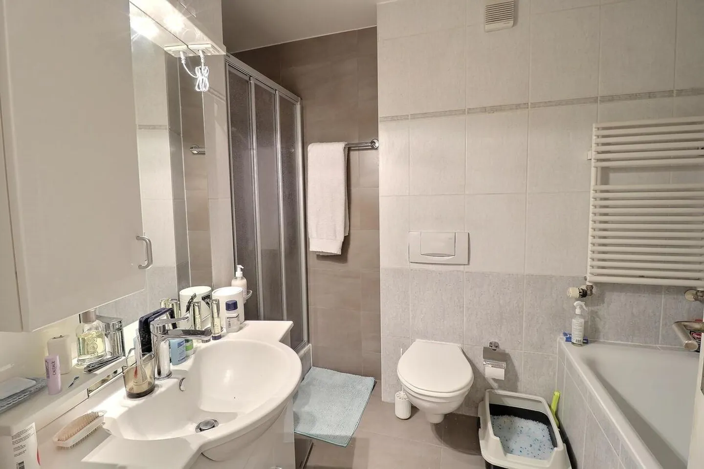 Superbo appartamento in usufrutto occupato senza affitto con piscina e vista lago - Foto 17 di 20