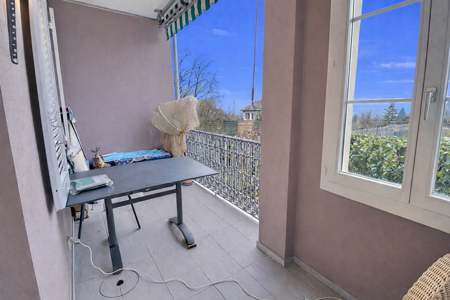 Superbo appartamento in usufrutto occupato senza affitto con piscina e vista lago - Foto 18 di 20