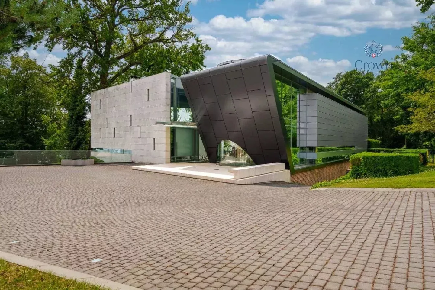 Haus mit 17 Zimmern - Foto 3 von 13