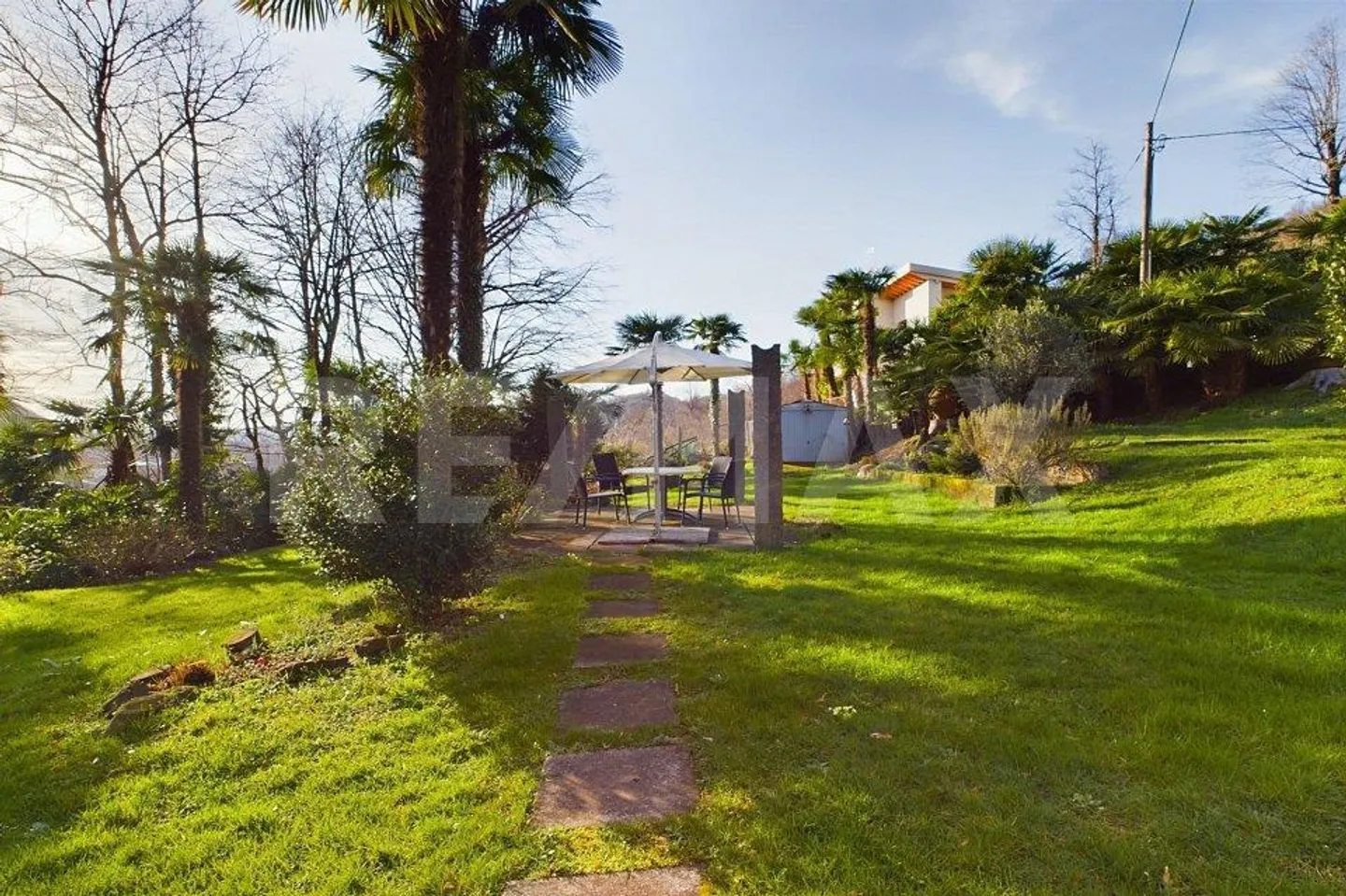 Casa con parco, piscina, giardino, garage e foresta - Foto 13 di 13