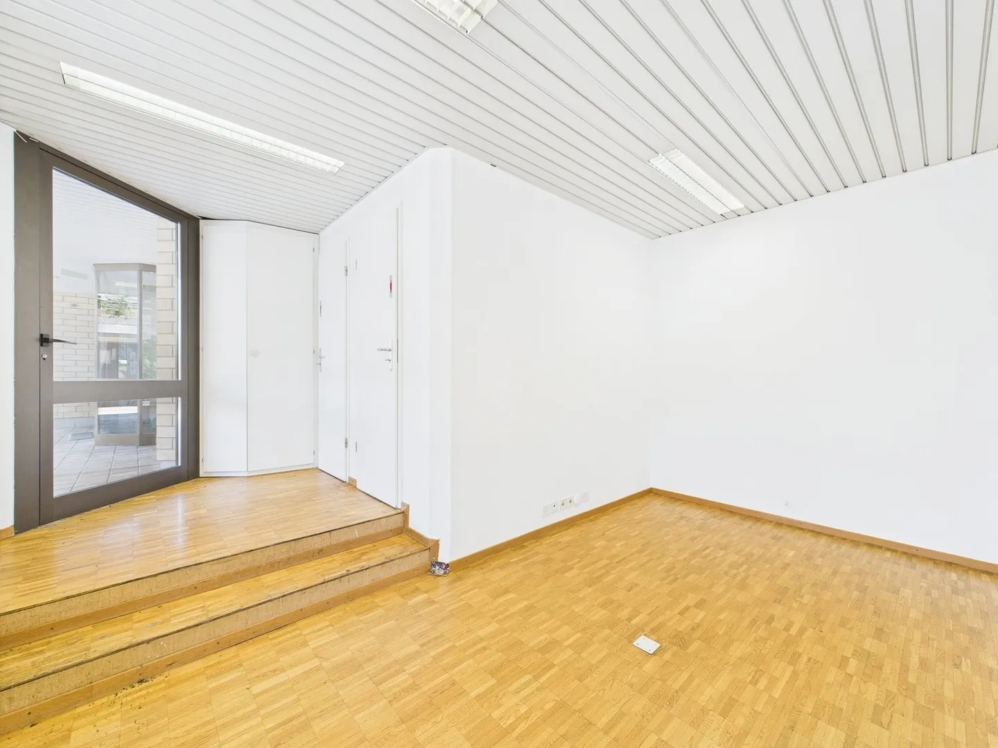 Spazio ufficio in zona tranquilla a due minuti dall'autostrada - Foto 2 di 10