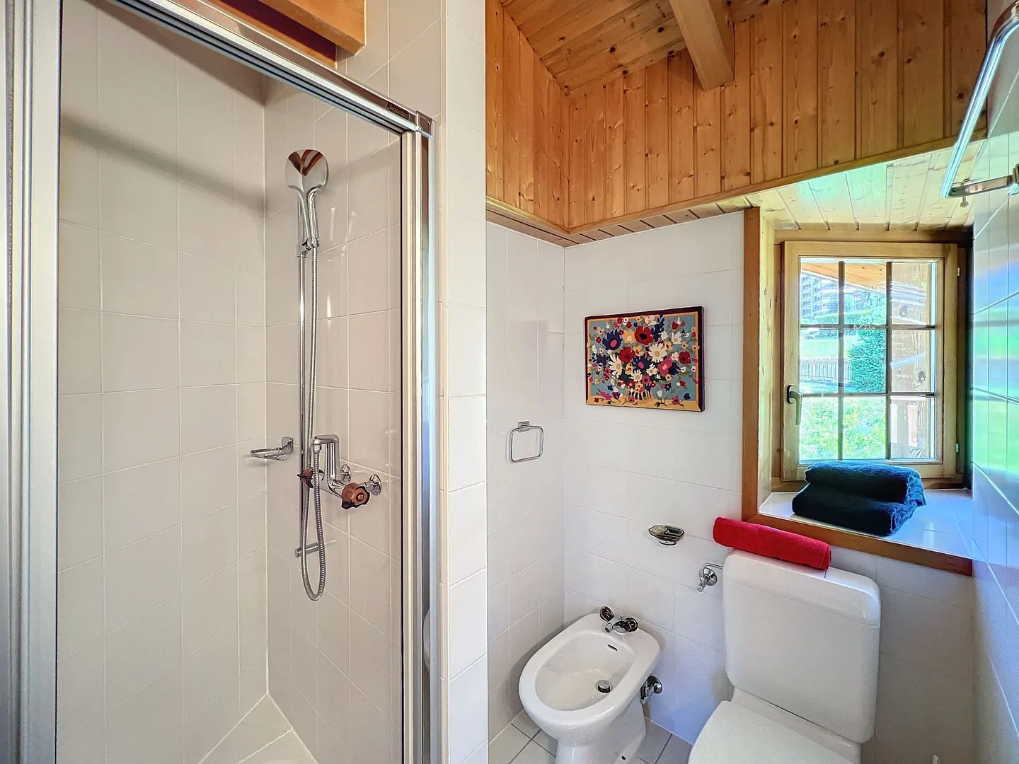 Charming Chalet Near Lake - Photo 13 of 13