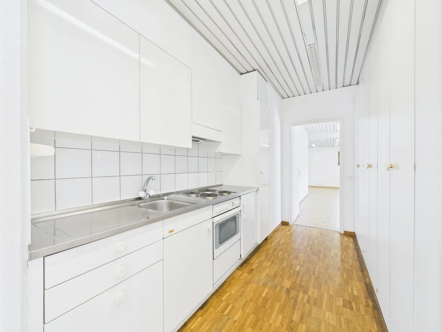 Spazio ufficio in zona tranquilla a due minuti dall'autostrada - Foto 3 di 10