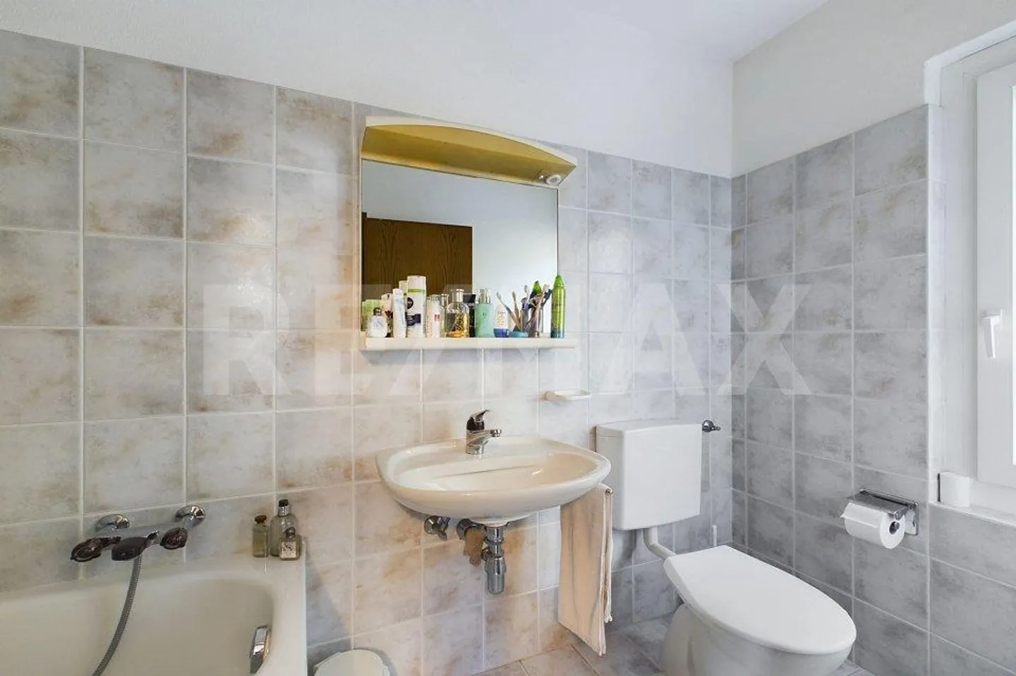 Casa con parco, piscina, giardino, garage e foresta - Foto 6 di 13