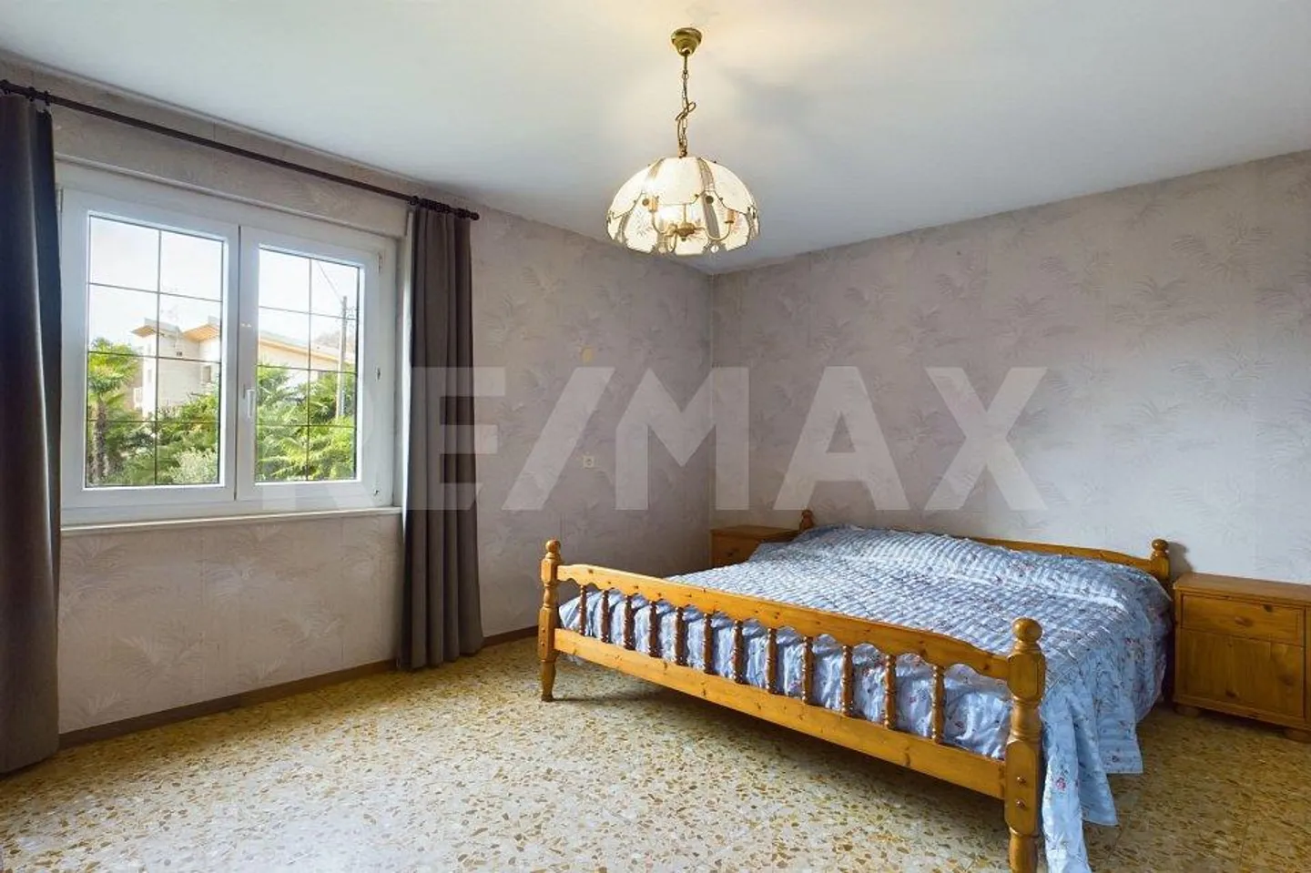 Casa con parco, piscina, giardino, garage e foresta - Foto 8 di 13