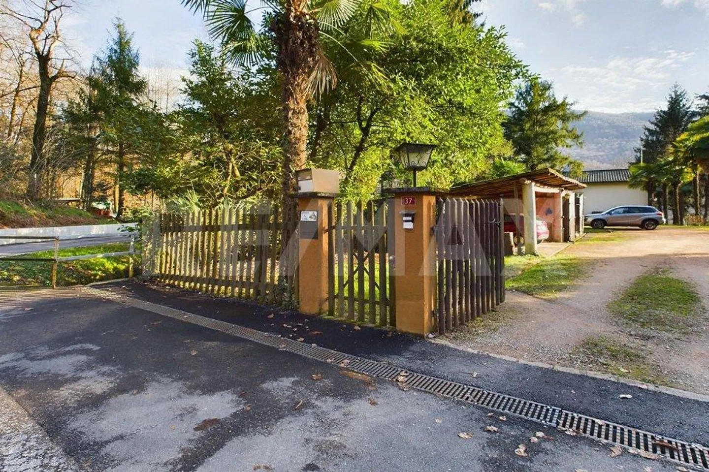 Casa con parco, piscina, giardino, garage e foresta - Foto 12 di 13