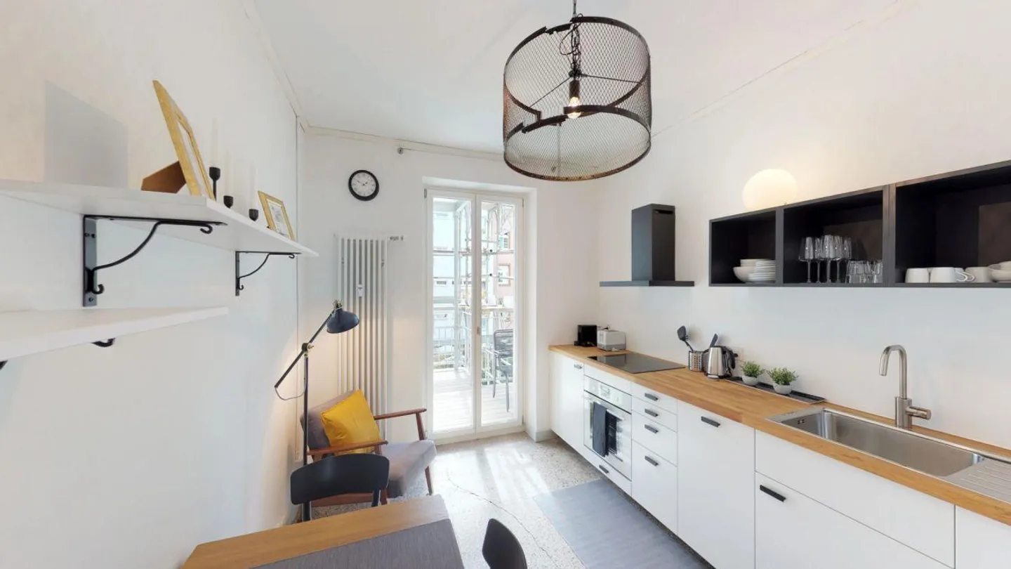 Renovated & Trendy - Renovated Old Building Apartment Near SBB Train Station - Photo 1 of 5