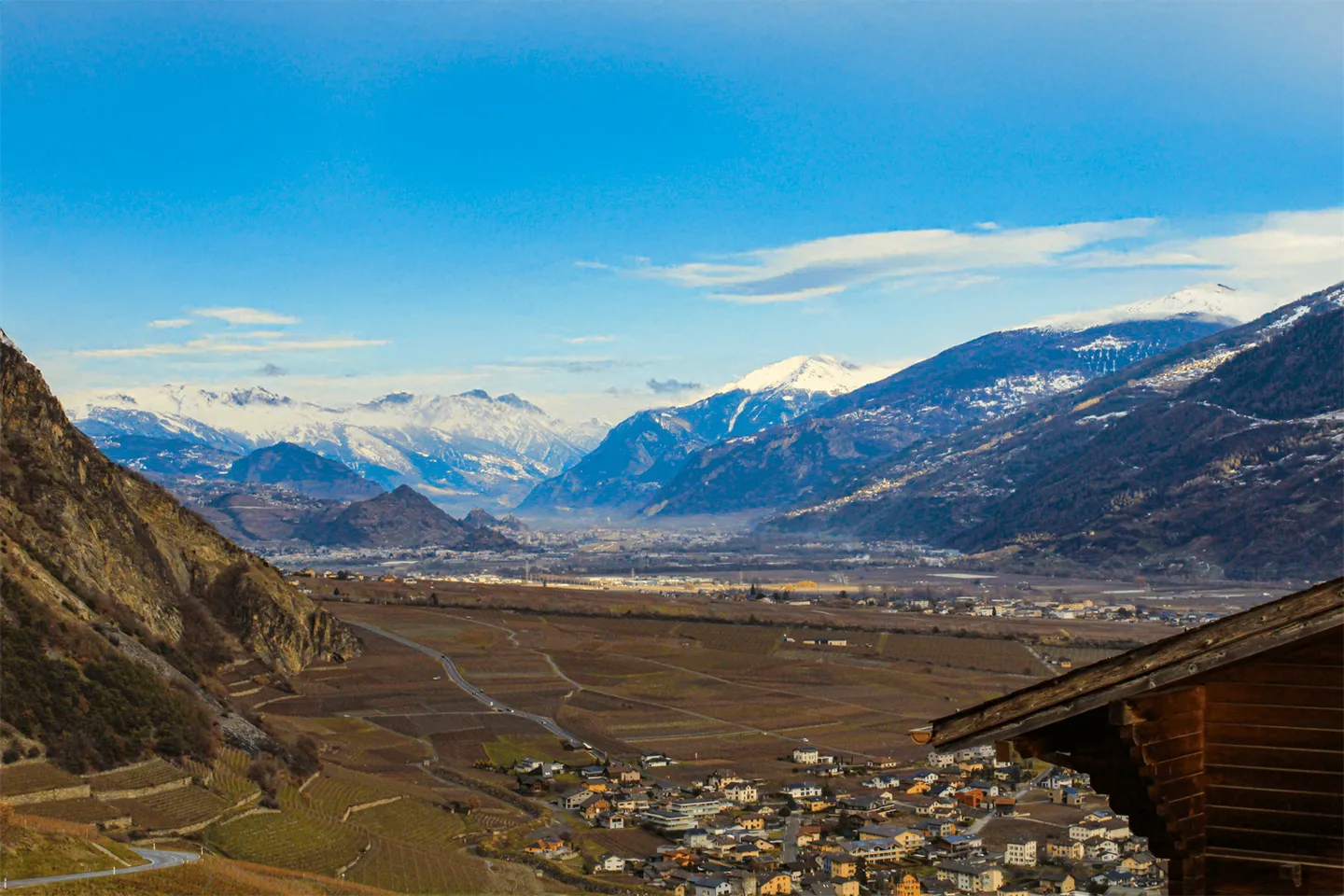 Bellissimo appartamento di 5,5 stanze ristrutturato e con vista - Foto 2 di 8