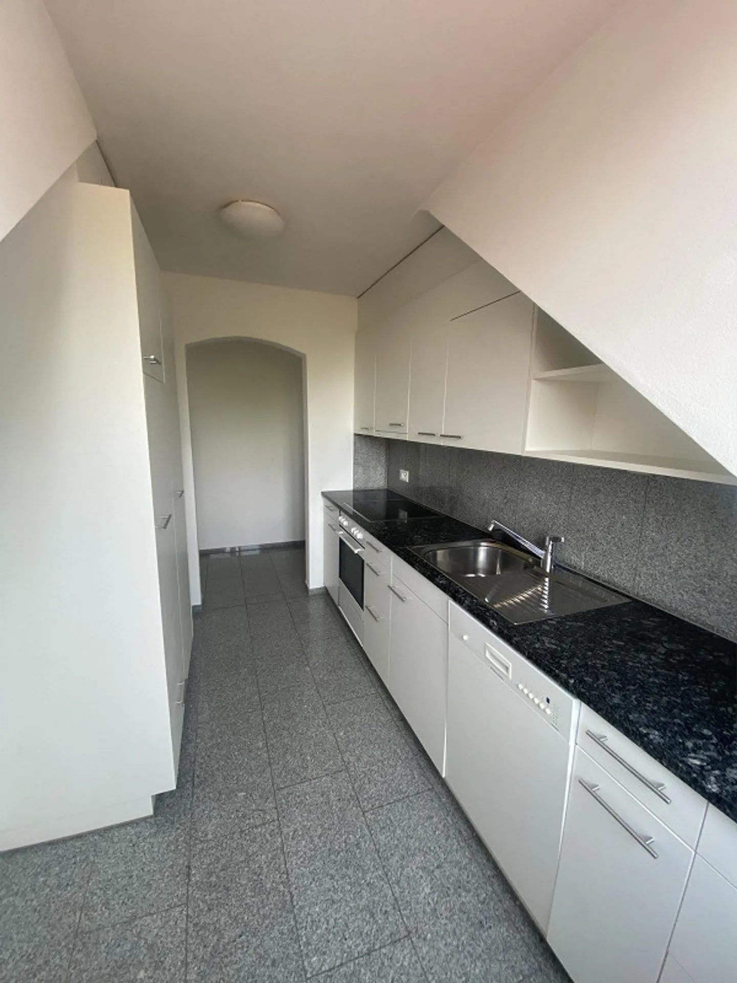 Charming 2-room apartment in a quiet location in the heart of Wabern - Photo 1 of 10