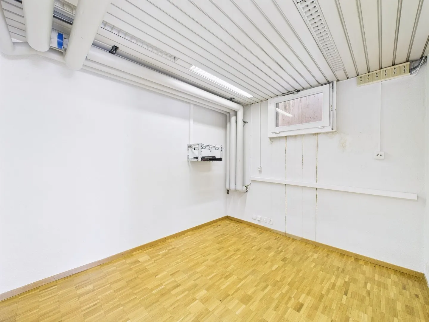 Spazio ufficio in zona tranquilla a due minuti dall'autostrada - Foto 7 di 10