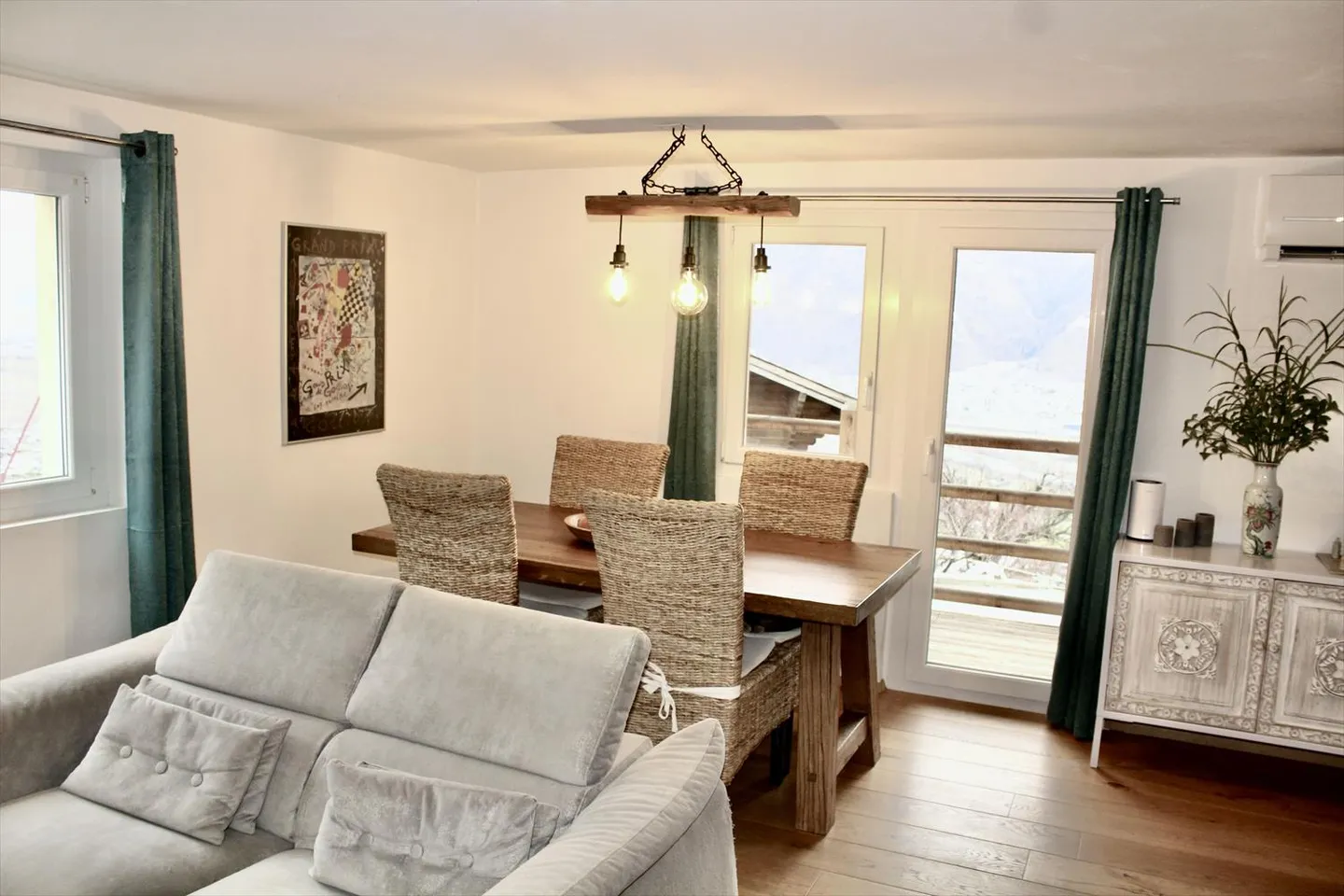 Bellissimo appartamento di 5,5 stanze ristrutturato e con vista - Foto 4 di 8
