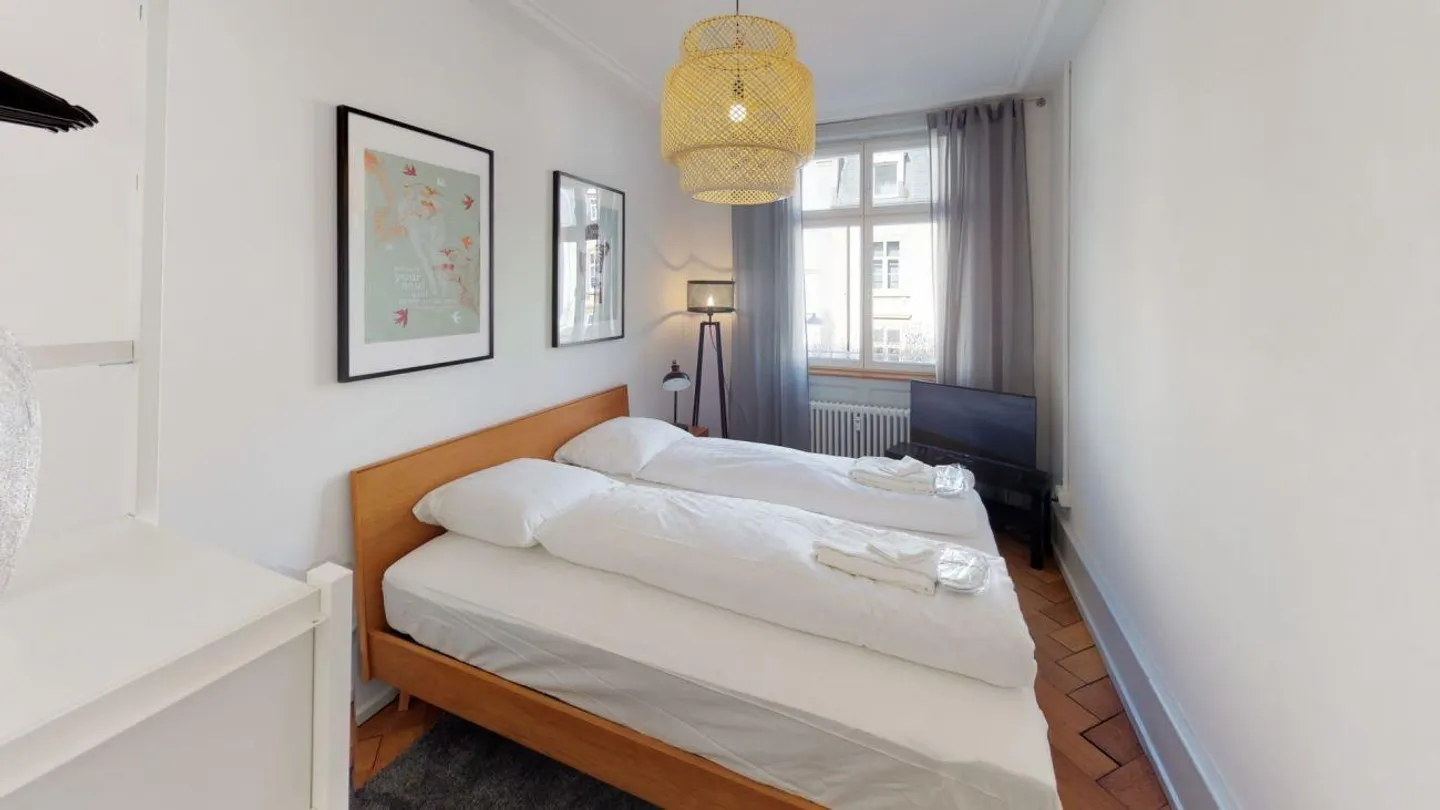 Renovated & Trendy - Renovated Old Building Apartment Near SBB Train Station - Photo 4 of 5