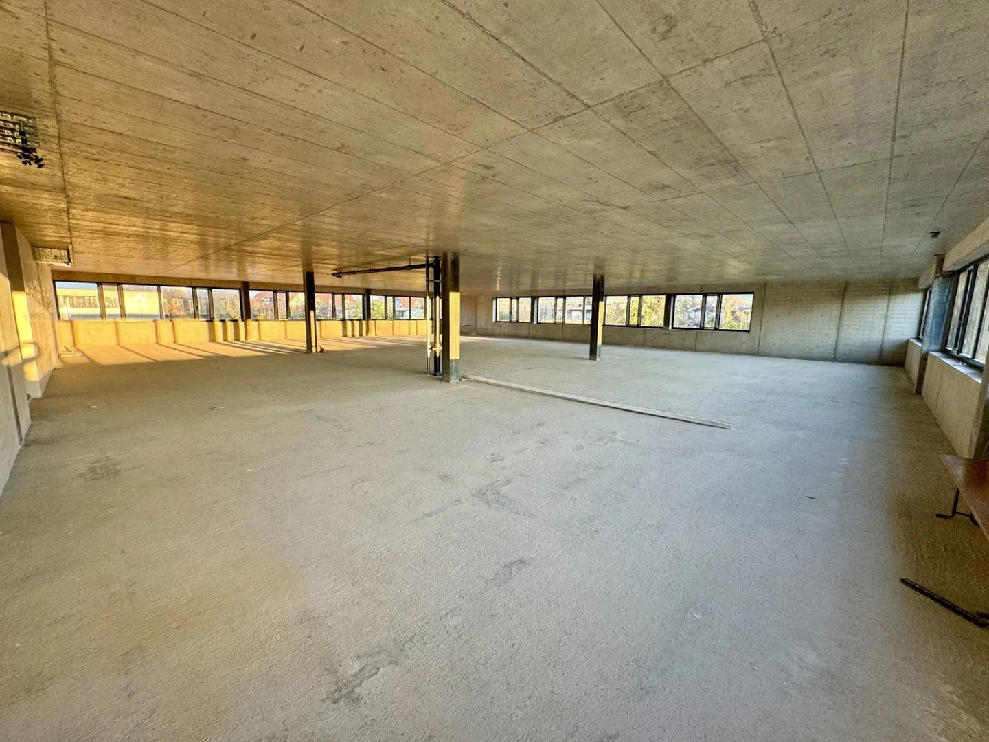 Spazi commerciali moderni in posizione privilegiata – Perfetto per ufficio, studio e fornitori di servizi - Foto 7 di 18