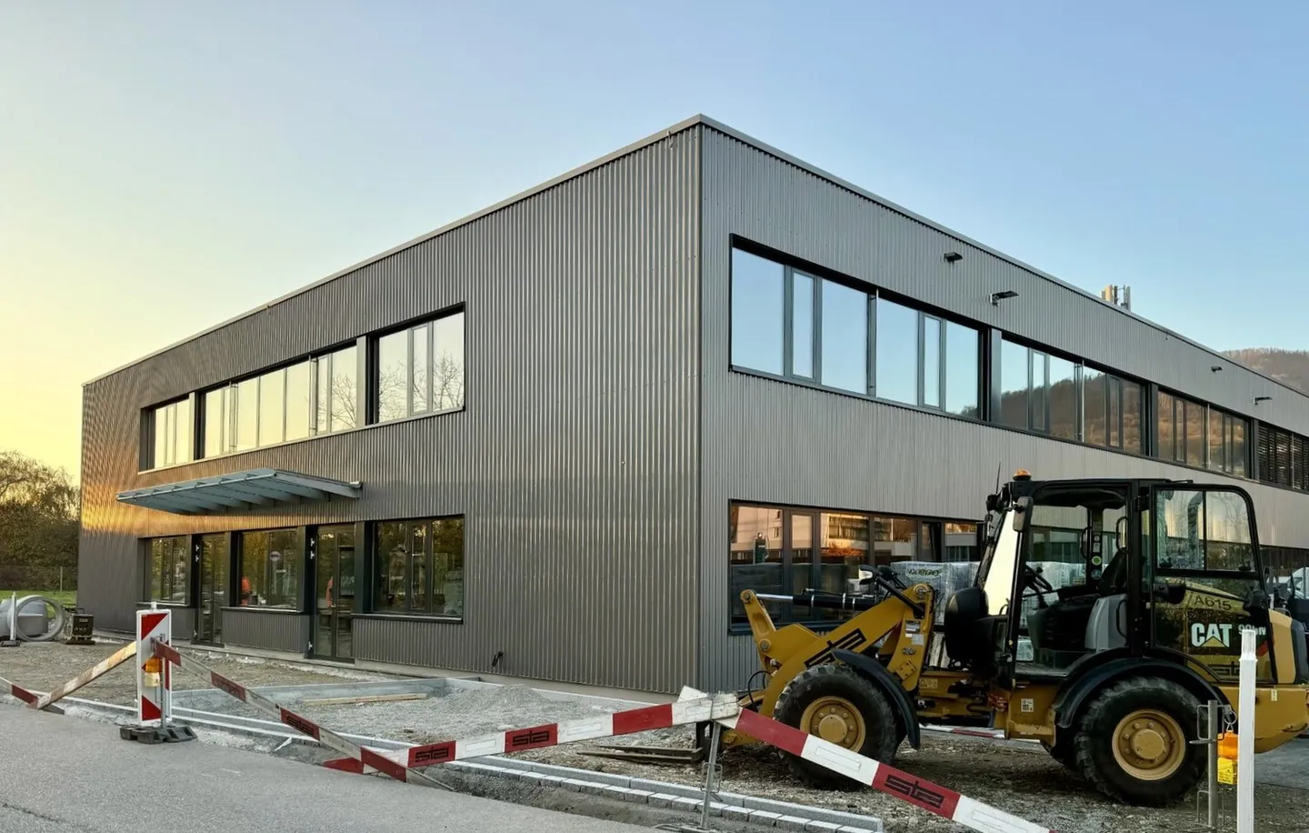Spazi commerciali moderni in posizione privilegiata – Perfetto per ufficio, studio e fornitori di servizi - Foto 12 di 18