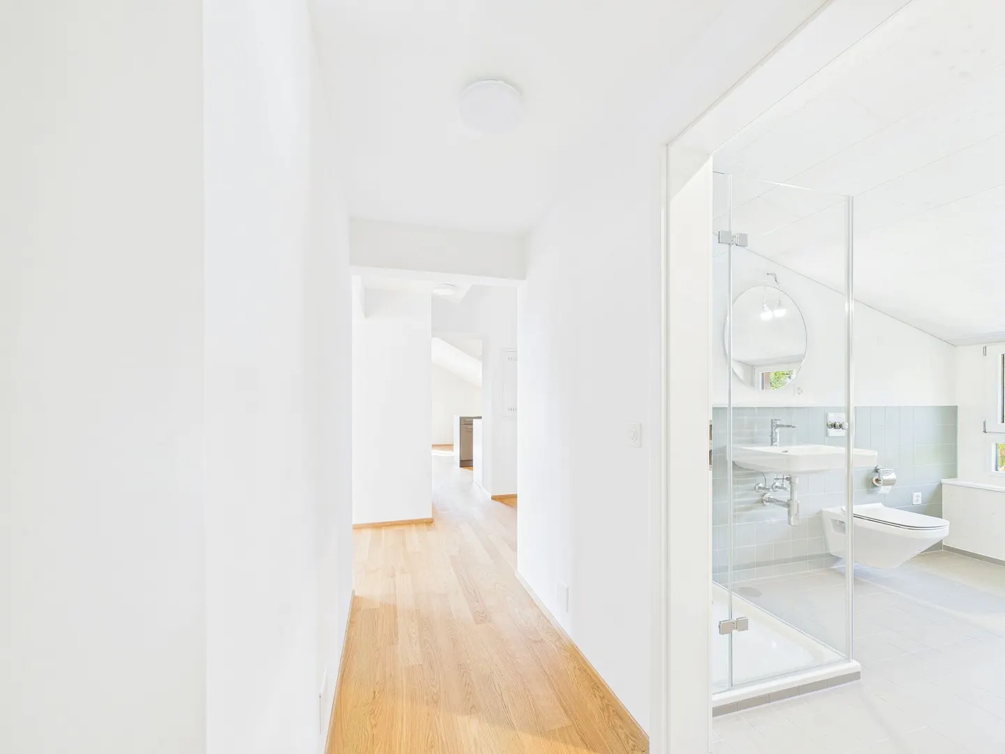 Very spacious, light-flooded, freshly renovated attic apartment - Photo 7 of 15