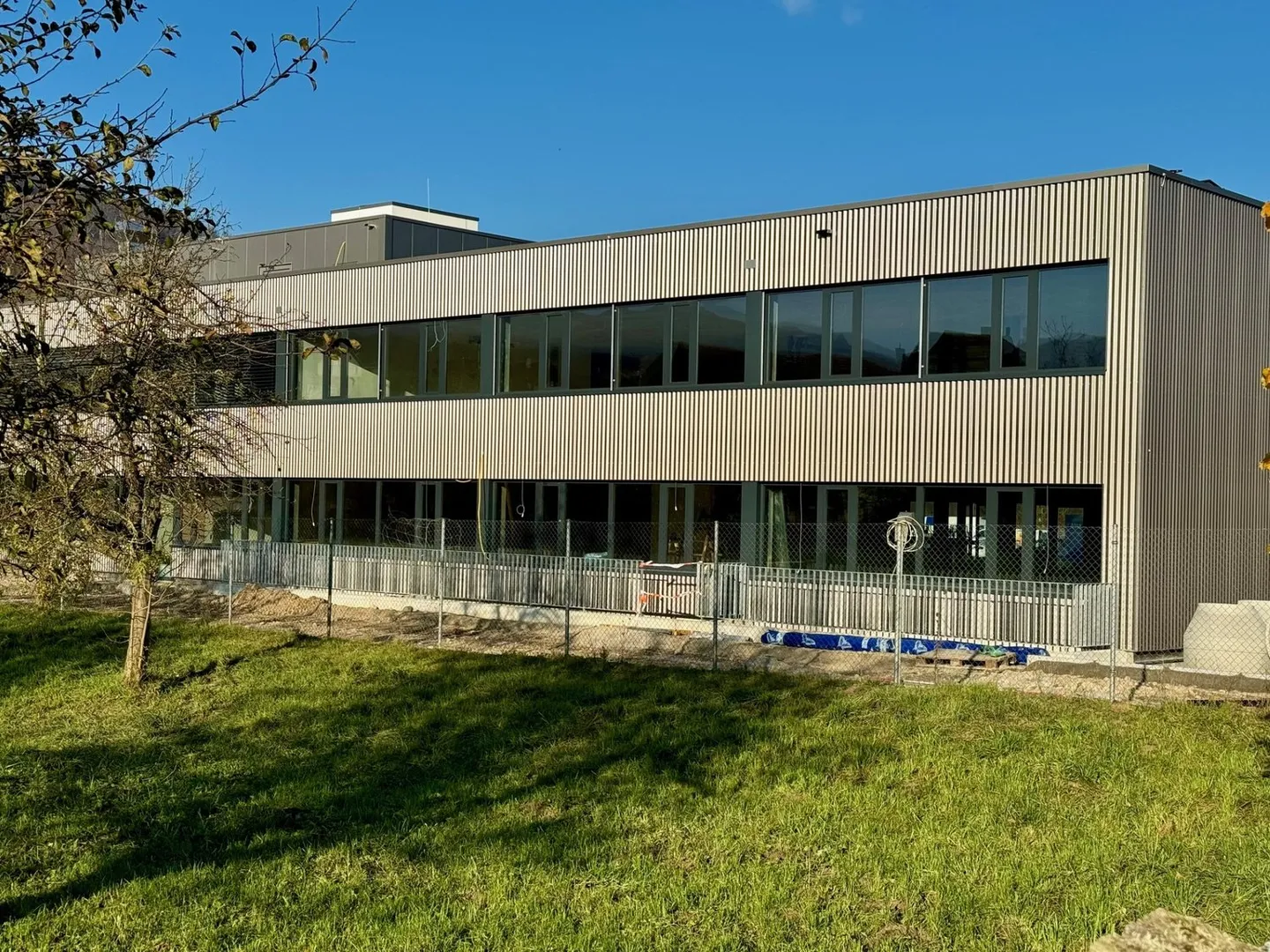 Spazi commerciali moderni in posizione privilegiata – Perfetto per ufficio, studio e fornitori di servizi - Foto 13 di 18